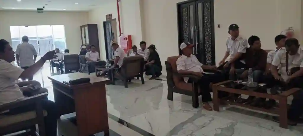 Gaji Karyawan PT Sumekar Tunggak 2 Tahun, Pemkab Sumenep Janjikan Pembayaran Bertahap
