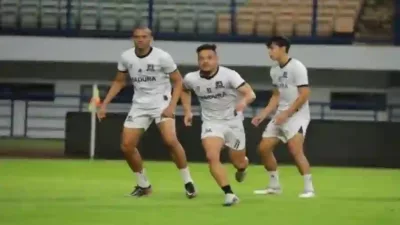 Madura United Bidik Bek Asing Baru Jelang BRI Super League 2025/2026