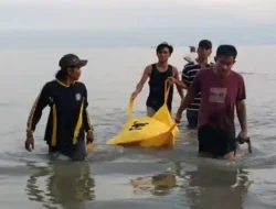 Mayat Pria Ditemukan Mengambang di Pesisir Utara Bangkalan, Diduga Pemancing Tenggelam Asal Pasuruan