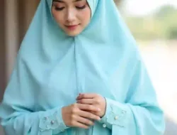 Tampil Cantik dan Praktis, Ini Dia Favorit Baru Muslimah: Gamis Lengan Kancing!