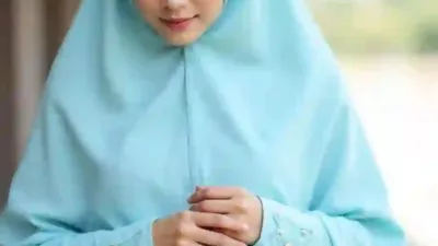 Tampil Cantik dan Praktis, Ini Dia Favorit Baru Muslimah: Gamis Lengan Kancing!