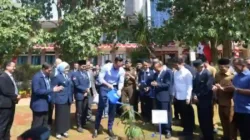 AHY Dorong UTM Jadi Kampus Hijau Pelopor di Indonesia Timur, Tanam Pohon Eboni