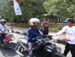 Bupati Bangkalan Bagikan 1.000 Bendera Merah Putih, Ajak Warga Tumbuhkan Semangat Nasionalisme