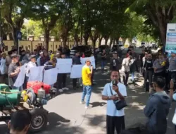 “Hukum Diperdagangkan!” Massa AMPM Tuntut Pembersihan Polres Sumenep, Beberkan Dugaan Setoran Ilegal hingga Kasus Korupsi Mandek