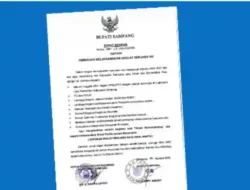 Hentikan Aktivitas Saat Adzan! Bupati Sampang Wajibkan Sholat Berjamaah bagi ASN hingga Nelayan