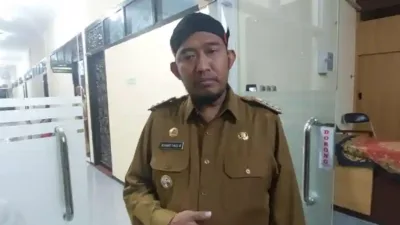 Pemkab Sumenep selidiki grup Facebook "Grup Gay Sumenep" yang viral. Bupati libatkan Forkopimda untuk lacak keanggotaan dan potensi pelanggaran hukum.
