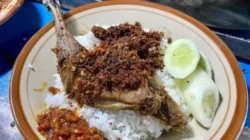 5 Kuliner Khas Sampang yang Wajib Dicoba: Dari Bebek Songkem hingga Nasi Kobel Legendaris!