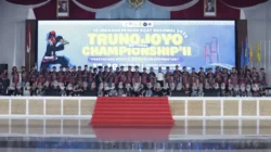 500 pesilat dari berbagai daerah adu kemampuan di Trunojoyo National Championship II, pemenang dapat golden tiket kuliah di UTM.