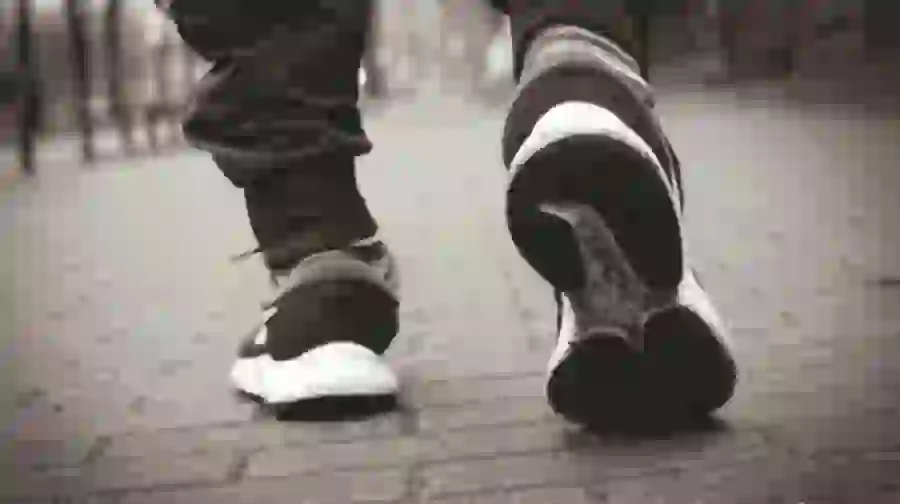 6 Rekomendasi Sepatu Lari Pria di Bawah Rp500 Ribu_ Nyaman, Stylish, dan Ramah Kantong!