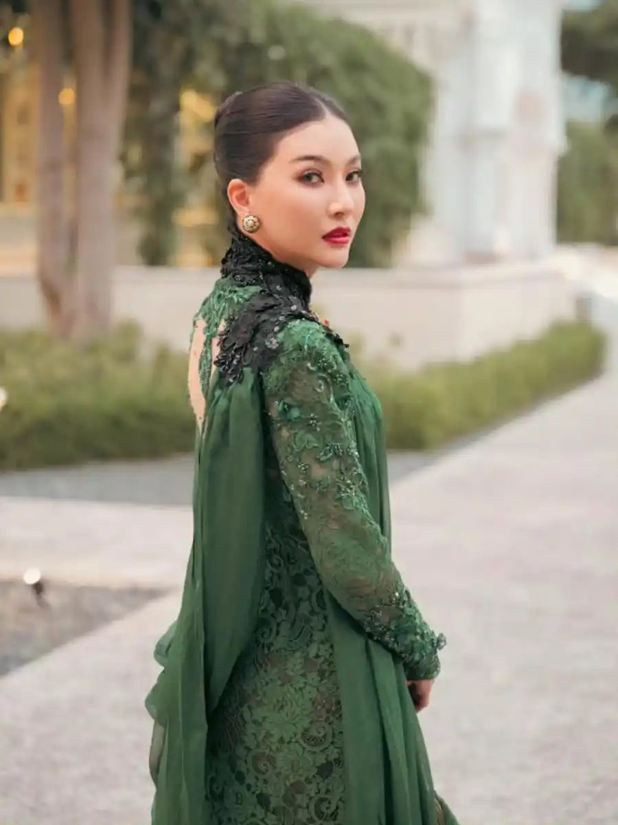9 Gaya Rambut yang Bikin Tampil Mewah dan Elegan, Cocok untuk Semua Acara!