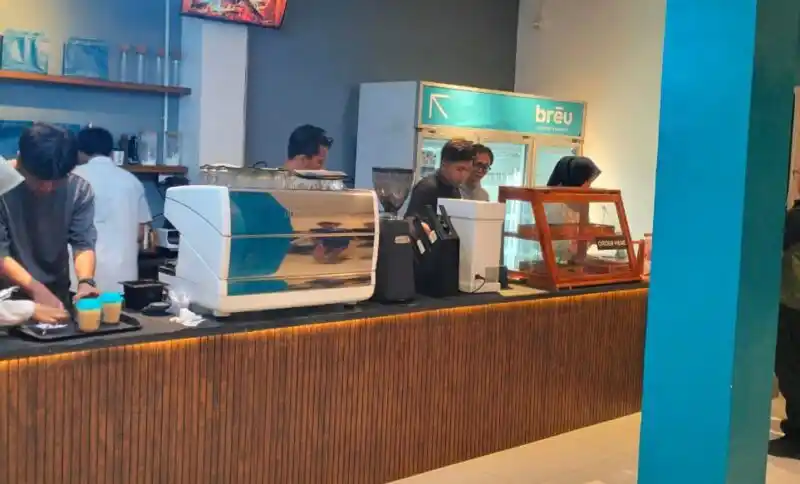 BREU Coffee Sumenep – Tempat Nongkrong Hits dengan Menu Lezat dan Suasana Nyaman!