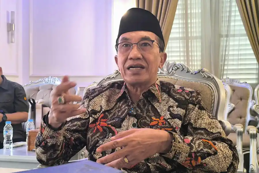 Bupati Pamekasan Wajibkan ASN Pakai Busana Muslim Selama Peringatan Hari Santri 2025
