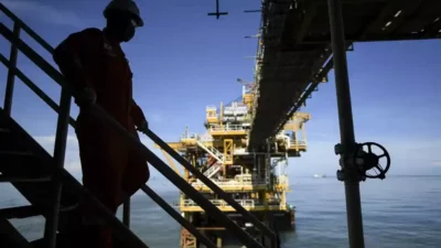 Harga Minyak Dunia Hari Ini 27 Oktober 2025 Naik, Didorong Optimisme Kesepakatan AS-China!
