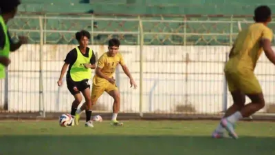 Madura United Gelar Latihan Bareng Akademi, Siapkan Generasi Penerus di Jeda Liga 1!