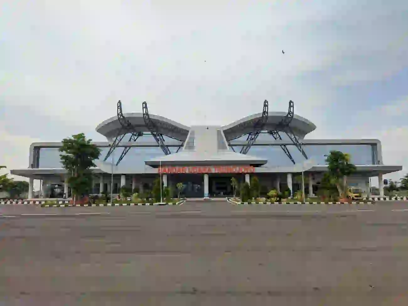 Penerbangan Surabaya–Sumenep Kembali Dibuka_ Bandara Trunojoyo Siap Layani Penumpang Dua Kali Seminggu