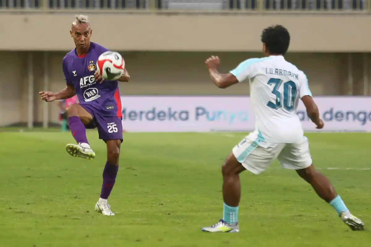 Debut Panas Marcos Reina! Persik Kediri Tantang Persita di Stadion Indomilk