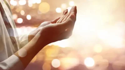 Doa Akhir & Awal Tahun 2026: Amalan Sunnah Sambut Pergantian Tahun dengan Berkah
