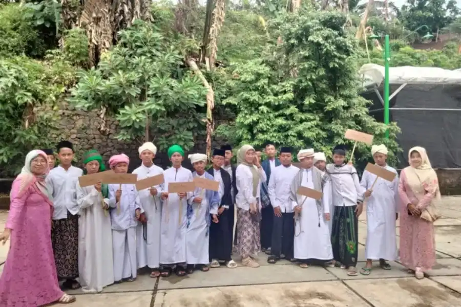 Impian dan Aspri Santri di Pesantren Almadani