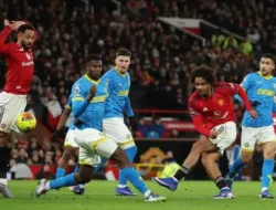 Man United Ditahan Imbang Wolves di Laga Penutup 2025, Zirkzee Cetak Satu-satunya Gol!