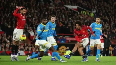 Man United Ditahan Imbang Wolves di Laga Penutup 2025, Zirkzee Cetak Satu-satunya Gol!