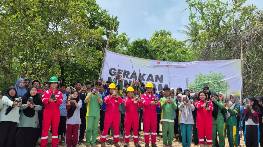 Pemuda dan Pelajar Bersama SKK Migas–KEI Hijaukan Empat Pulau di Sapeken