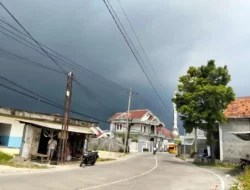 Prakiraan Cuaca Kabupaten Sampang Hari Ini: Hujan Ringan Sejak Dini Hari, Waspada Udara Kabur di Sore Hari!