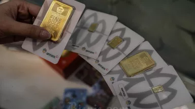 Harga Emas Antam Turun Lagi! Sabtu Ini Tembus Rp2,48 Juta per Gram