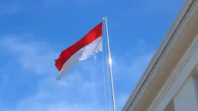 Upacara Bendera Kini Lebih Bermakna: Ikrar Pelajar Indonesia dan Lagu ‘Rukun Sama Teman’ Resmi Diterapkan