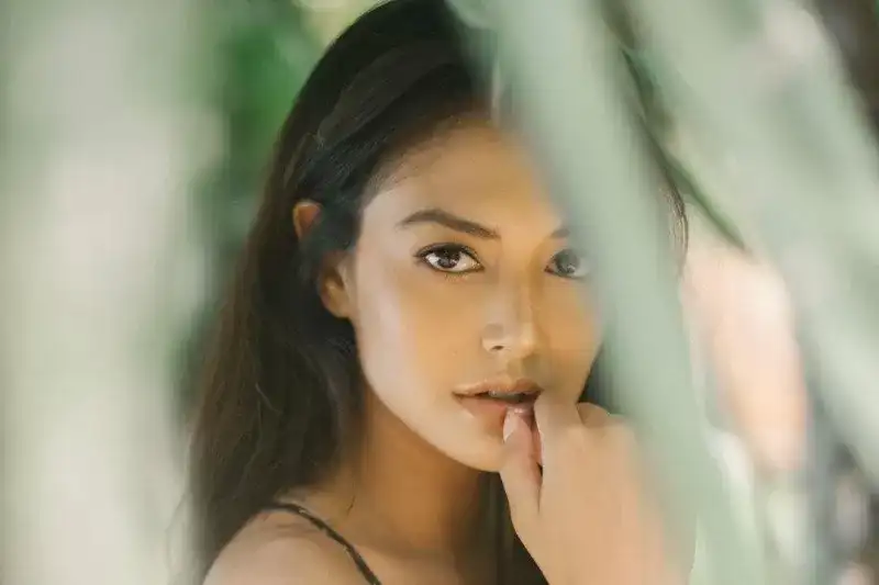 Aurelie Moeremans Ungkap Luka Masa Lalu dalam Memoar "Broken Strings"