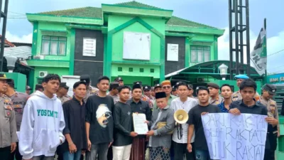 Mahasiswa Sumenep Geruduk Kantor Golkar & PKB, Tolak Wacana Pilkada Lewat DPRD!