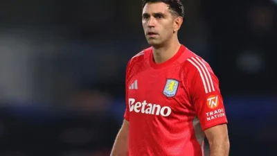 Masa Depan Dibu Martínez di Aston Villa Dipertanyakan, Eks Bintang Villa: "Saatnya Biarkan Pergi!"