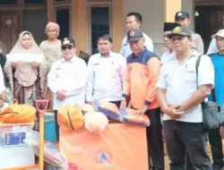 Rumah Ambruk Usai Maghrib, Wabup Sumenep Salurkan Bantuan ke Keluarga di Rubaru