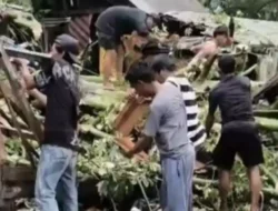 Rumah di Sumenep Rata dengan Tanah Diterjang Angin Kencang, Keluarga Selamat tapi Terluka