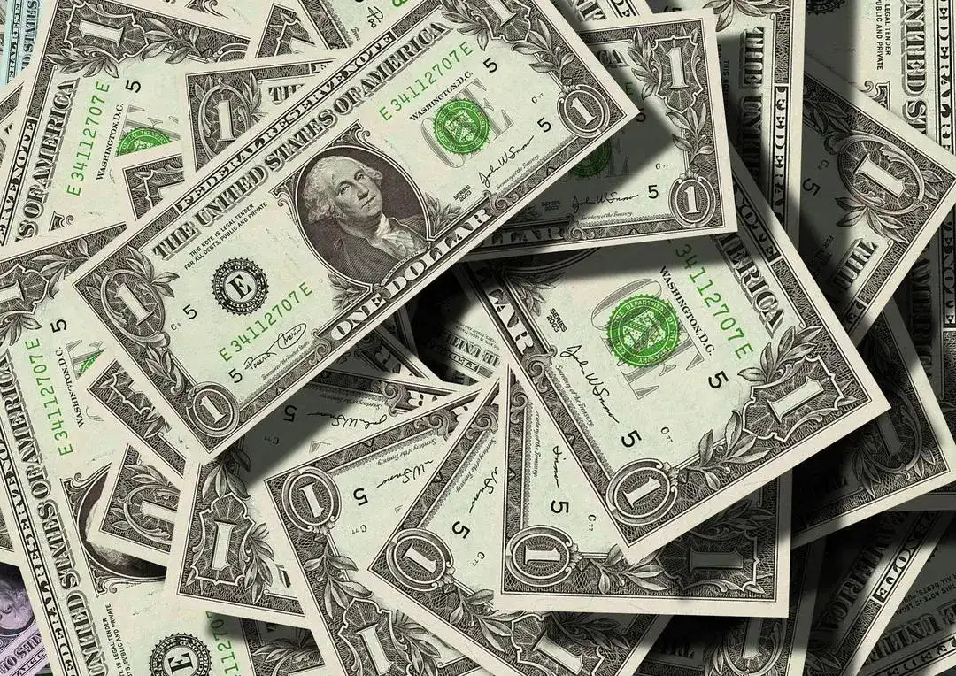 Rupiah Menguat Tipis, Simak Kurs Dolar di Empat Bank Besar Hari Ini!