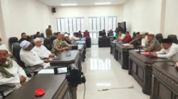 Dprd Sumenep Terima Aspirasi Ulama: Tindak Lanjut Penertiban Tempat Hiburan Malam - Portalmadura.com DPRD Sumenep Terima Aspirasi Ulama: Tindak Lanjut Penertiban Tempat Hiburan Malam