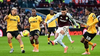 Derbi Midlands Memanas! Wolves vs Aston Villa: Pertaruhan Harga Diri di Molineux, Prediksi Skor 1-2