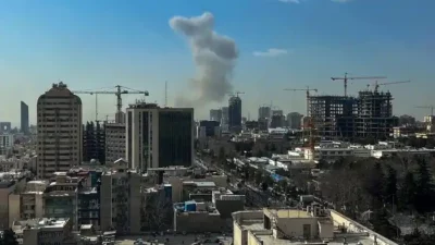 Iran Tutup Wilayah Udara Usai Serangan Israel-AS, Ledakan Guncang Teheran