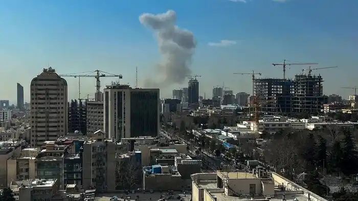 Iran Tutup Wilayah Udara Usai Serangan Israel-AS, Ledakan Guncang Teheran
