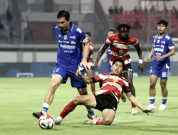 Jadwal Persib vs Madura United: Hodak Waspadai Taktik ‘Parkir Bus’ Laskar Sape Kerrab