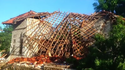 Cuaca Ekstrem Terjang Sumenep, Ratusan Rumah Warga dilaporkan Rusak*