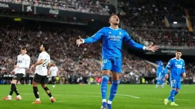 Gol Telat Mbappé Selamatkan Madrid, Valencia Dibekuk 2-0 di Mestalla!