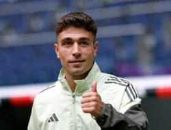 Malam Bersejarah di Mestalla! David Jiménez Ukir Debut Perdana di La Liga