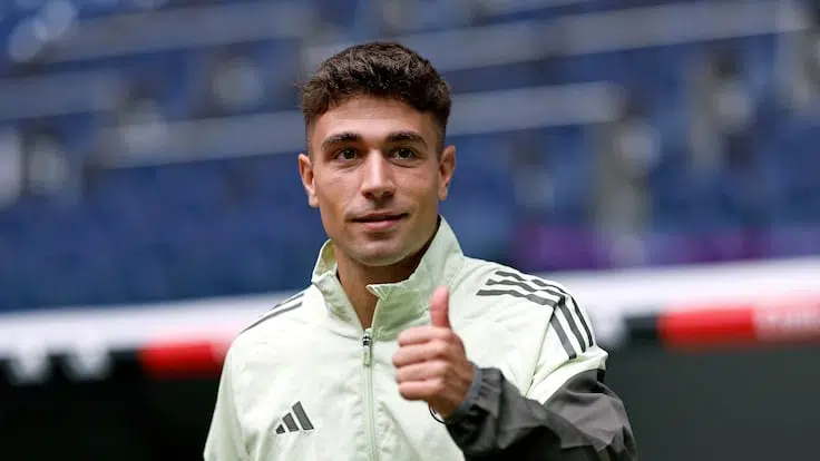 Malam Bersejarah di Mestalla! David Jiménez Ukir Debut Perdana di La Liga