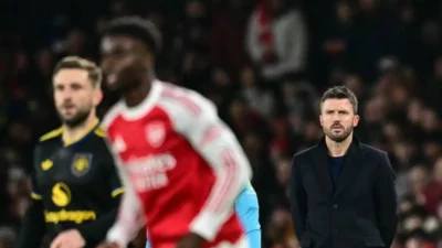 Man United vs Tottenham Sabtu 19.30 WIB. Carrick waspadai ancaman Spurs meski United tak terkalahkan di bawahnya.