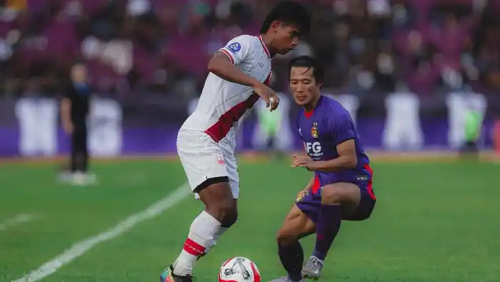 Persis Solo vs Persik Kediri: Duel Gaya Spanyol vs Eropa Timur di Manahan, Siapa Unggul?