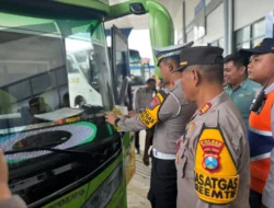 Waspada Mudik Lebaran! Polisi Sumenep Geledah Angkutan Umum, Ini yang Ketat Diperiksa