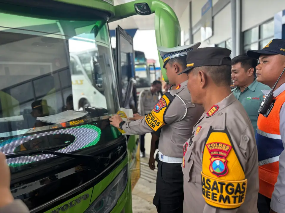 Ramp Check Mendadak di Terminal Sumenep, Polisi Pastikan Angkutan Umum Layak Antar Pemudik