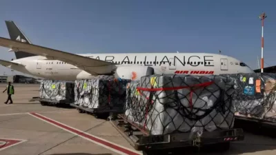 Serangan AS-Israel ke Iran Lumpuhkan Penerbangan Global, Ratusan Rute Dialihkan!