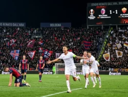 Sengit! Derby Italia di Europa League Berakhir Seri, Gol Bernardeschi Dibalas Pellegrini