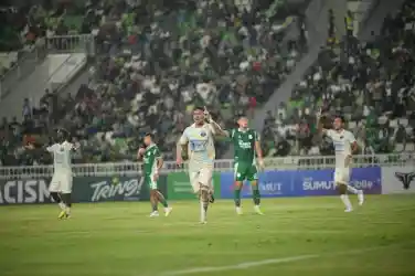 Bungkam Tuan Rumah! PSPS Pekanbaru Unggul Tipis Atas PSMS Medan di Babak Pertama